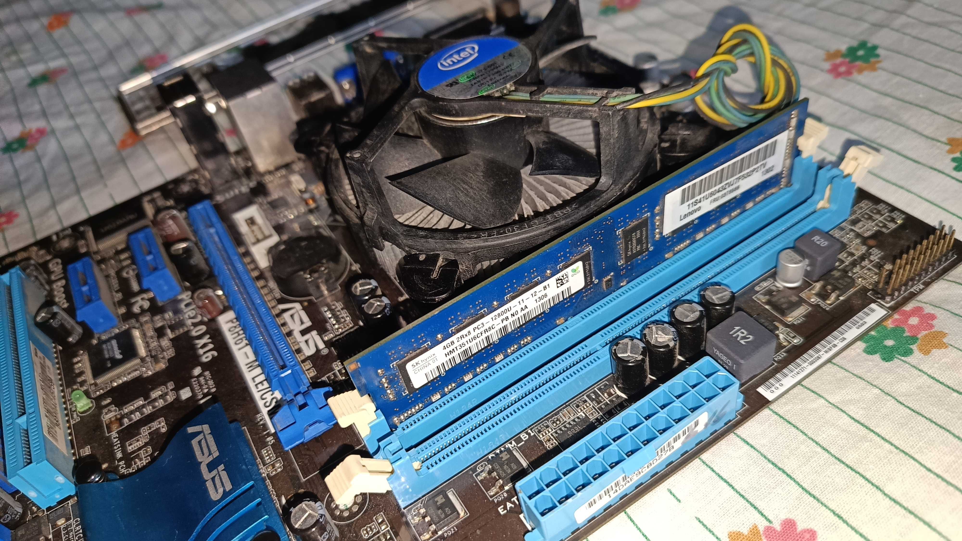 Материнская плата сокет 1155, I3 2100, DDR3 4 gb