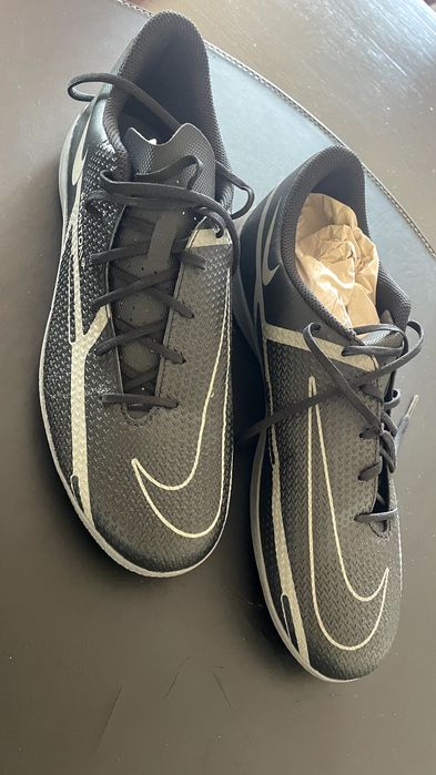 Chuteira de Futsal - Nike Phantom GT2 Club IC Indoor Court  (Novas)