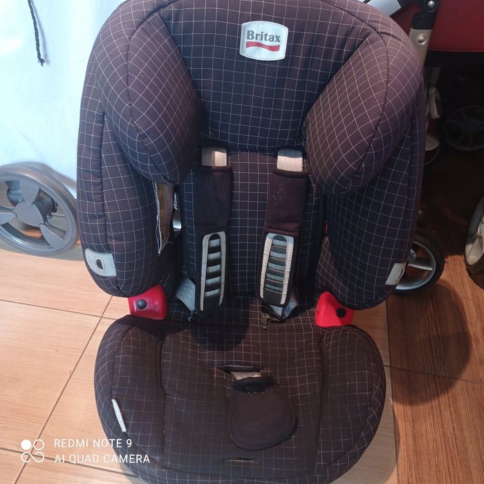 Fotelik Britax  montowany tyłem do kierunku jazdy