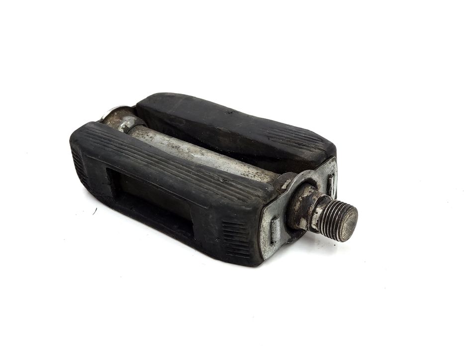 Prawy pedał Romet Wigry Jubilat Zenit Alka Gil Duet Flaming Pelikan