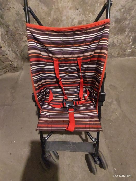 Wózek spacerowy dla dziecka.