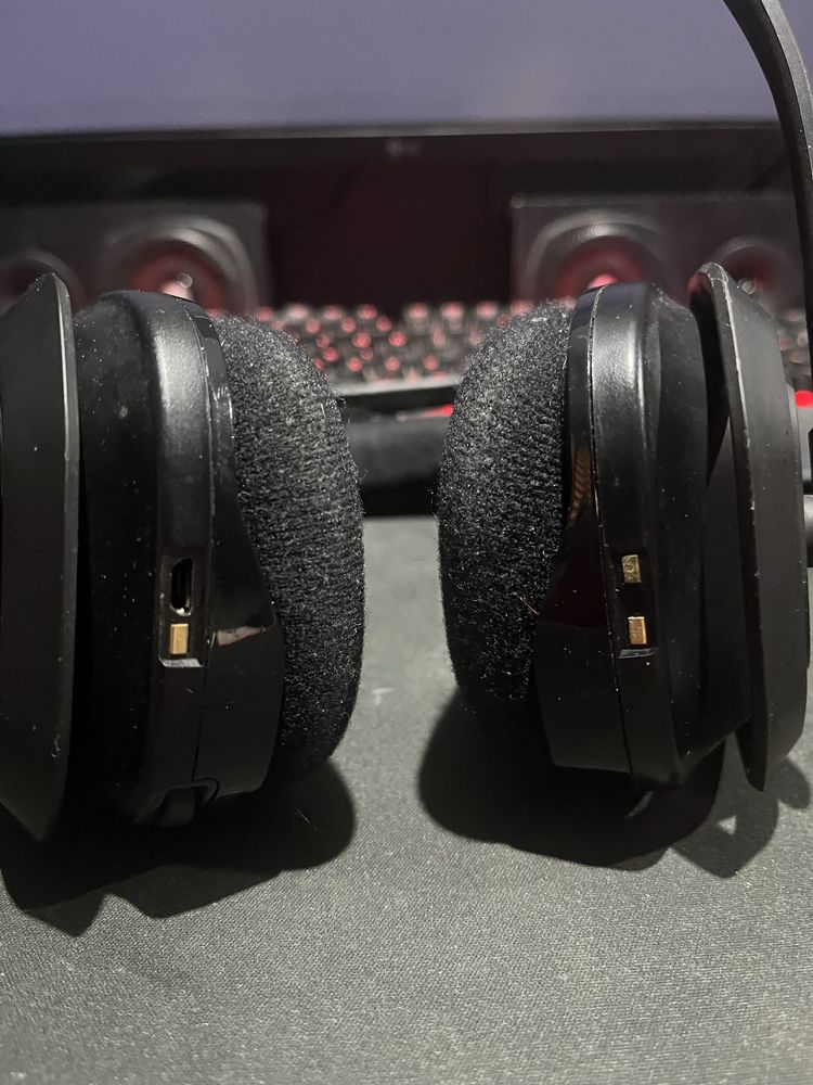 Astro A50 Wireless.  Sluchawki gamingowe bezprzewodowe + stacja PC/XBO