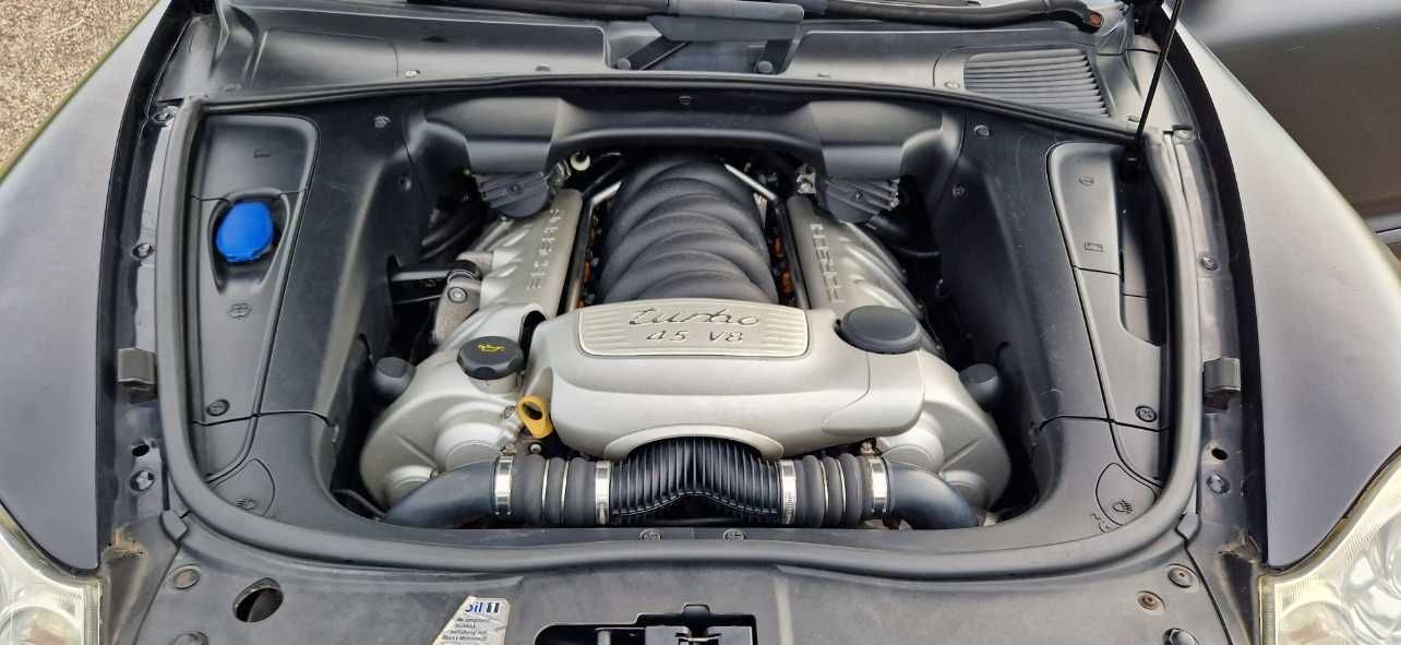 Porsche Cayenne BiTurbo (450 cv)