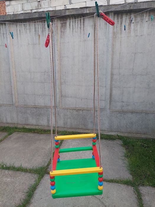 Підвісна дитяча гойдалка