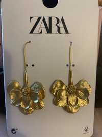 Brincos dourados Zara