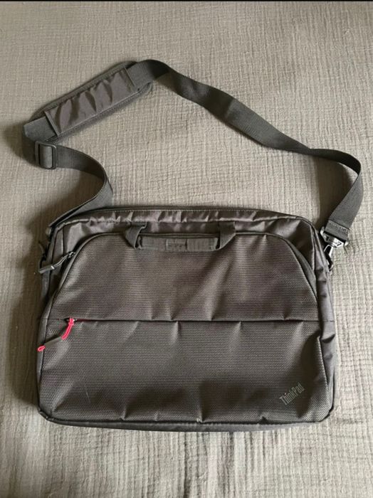 Lenovo Thinkpad Essential- Mala de Portatil