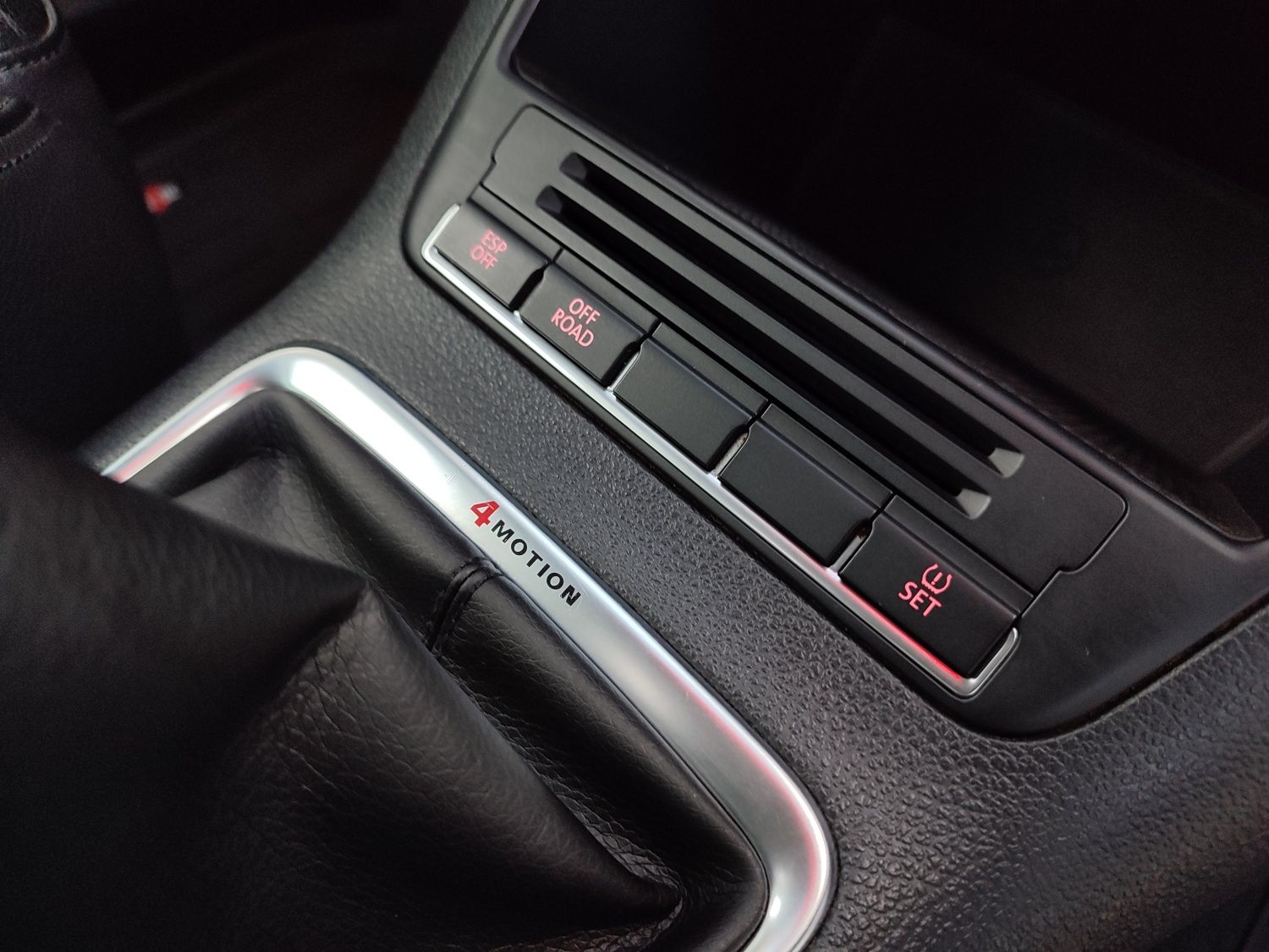 Volkswagen Tiguan 2008  2.0 TDI 4motion