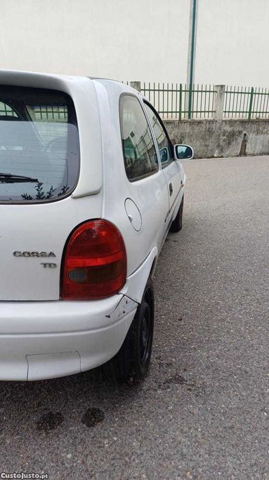 Opel Corsa 5 lugares a gasóleo