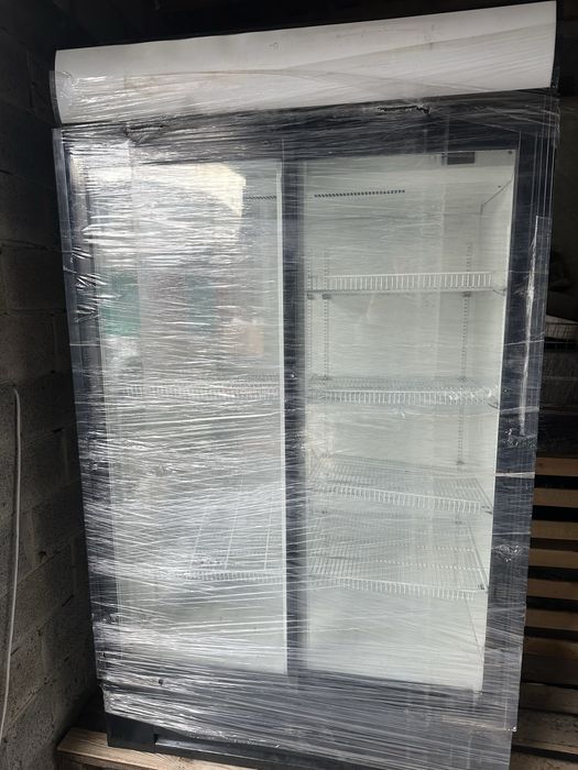 Продам холодильники в магазин