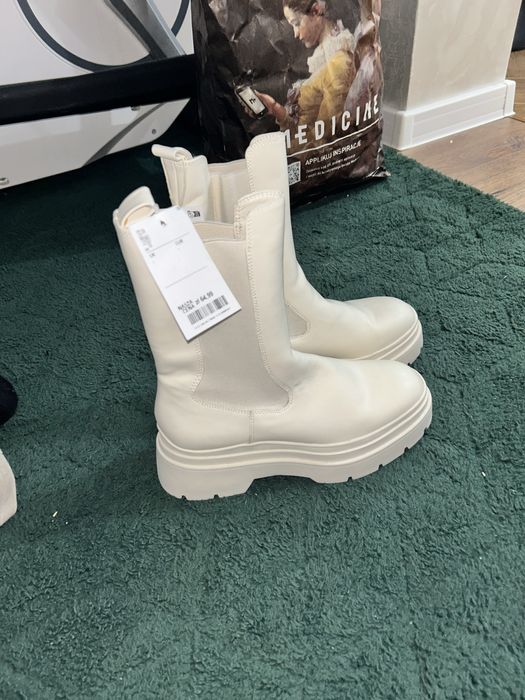 Byty  2 pary kolor jasny beż