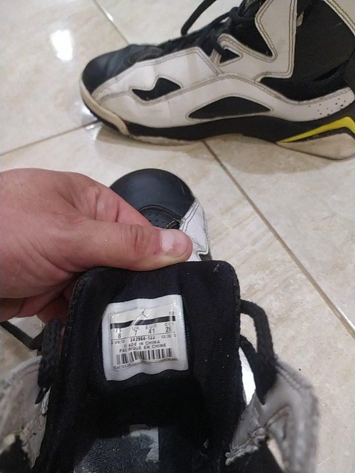Jordan true flight wite/black