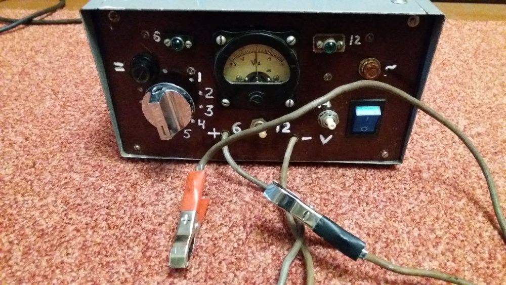Зарядне устройство для авто