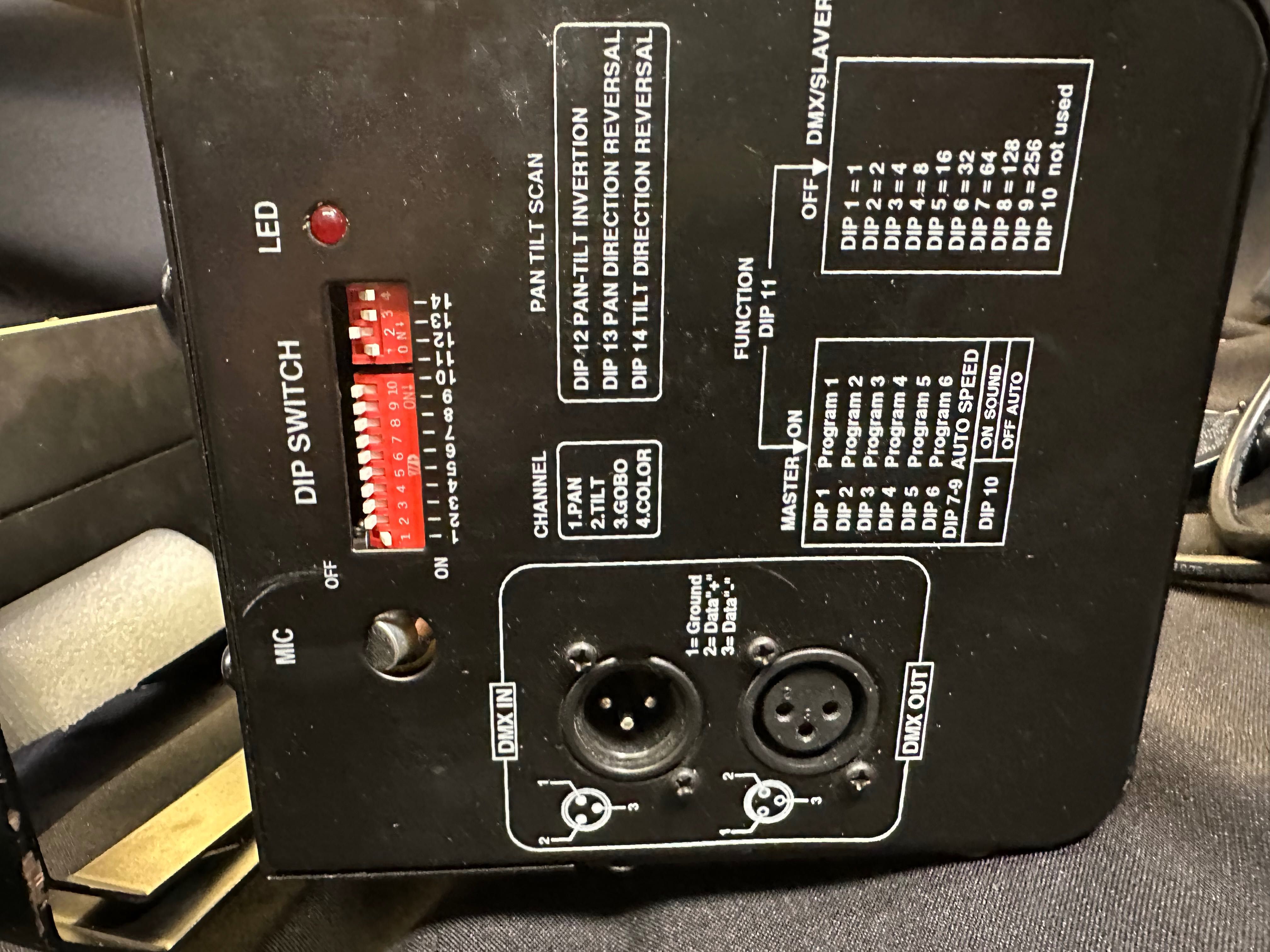 Kit Luzes de 2 Scanners com Mesa DMX e Flight Case