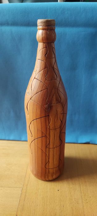 Łamigłówka drewniana typu puzzle w kształcie butelki