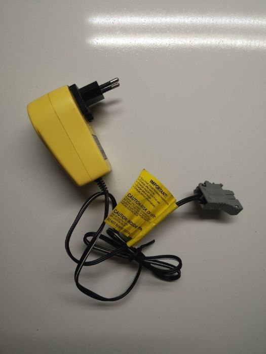 Carregador Bateria Peg-Pérego 24V