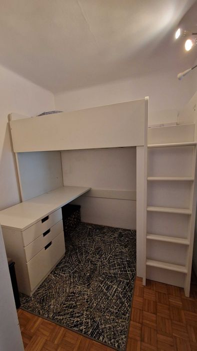 Piętrowe łóżko z biurkiem