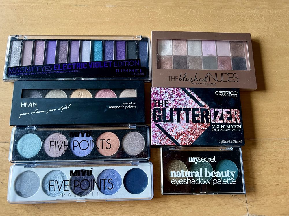 Zestaw 7 palet cieni do oczu rimmel miyo maybelline