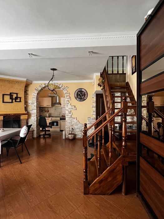 Дом в отоплением. ТЕРИТОРИАЛЬНО "Selfish Club". Метро Бориспольска 40к