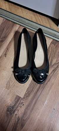 Obuwie buty damskie na małym koturnie 37 Clara