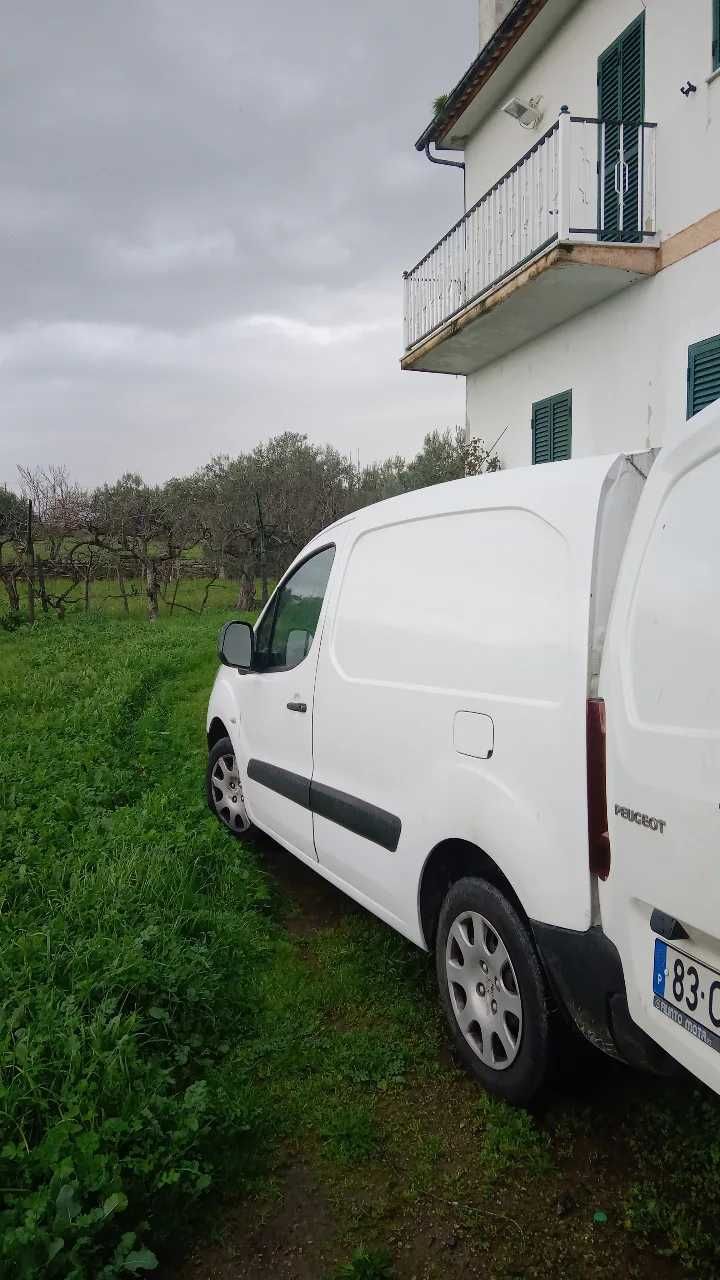 Carrinha Peugeot isotérmica