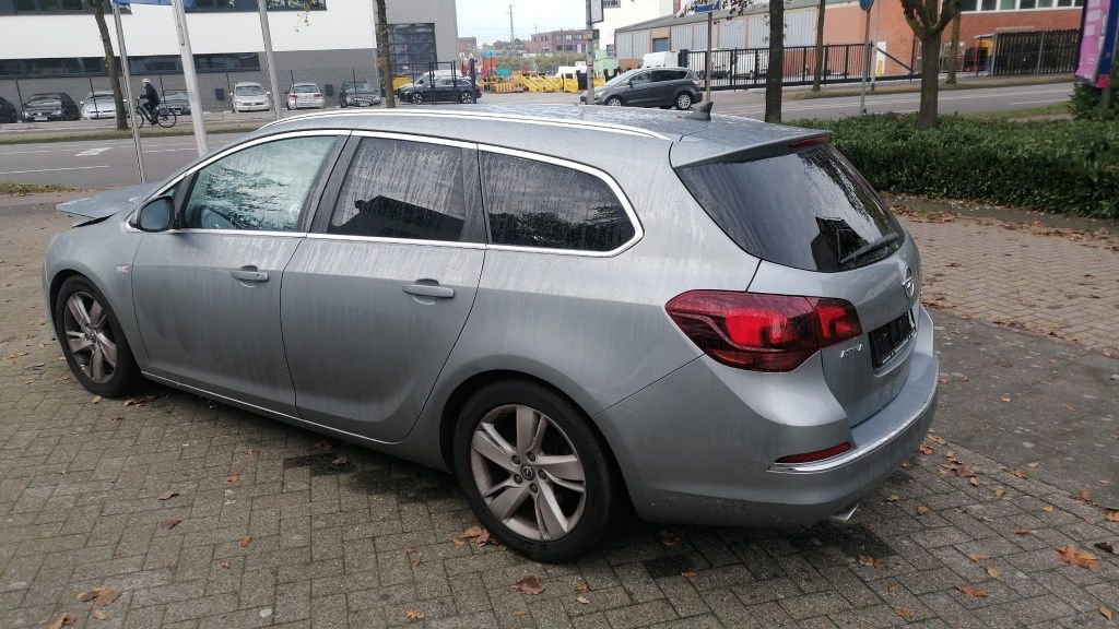 Opel Astra J Lift 2.0 CDTI 165 km Uszkodzona Fulll Niemcy