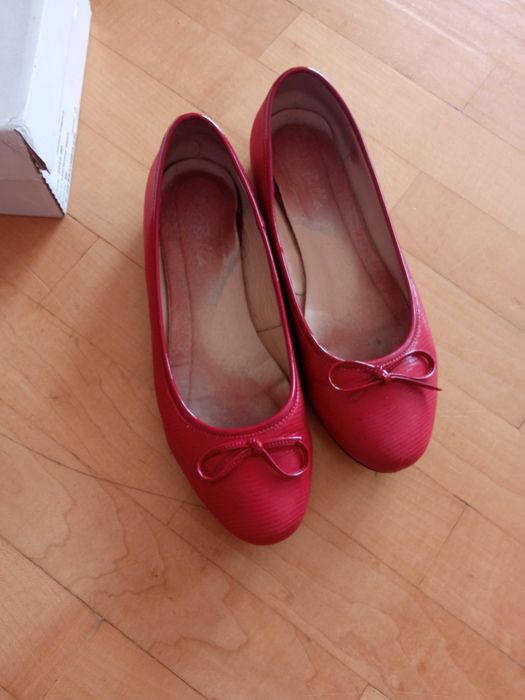 Sprzedam damskie balerinki skórzane