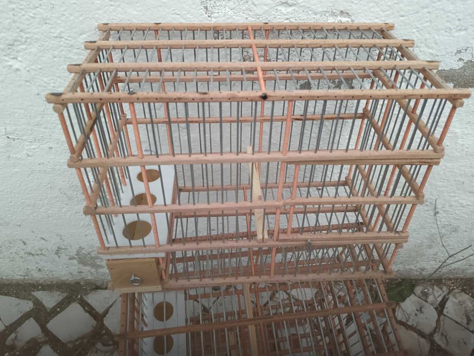 Vendo gaiolas artesanais