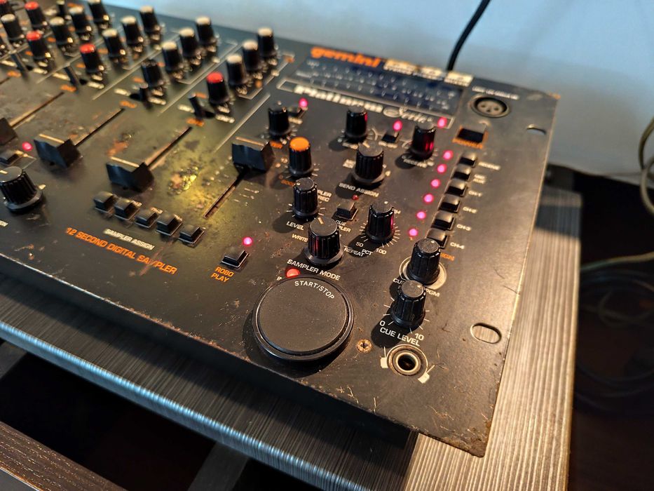 Gemini PS-812 Professional DJ Mixer
Platinum Series
