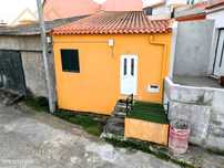 Casa térrea na Areia Branca, no concelho da Lourinhã