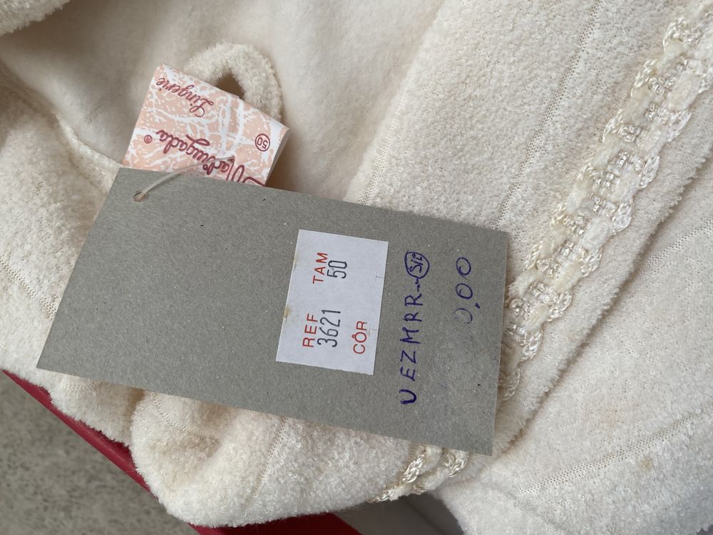 Robe Branco, Tamanho 50.