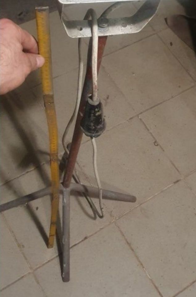 Halogen na stojaku