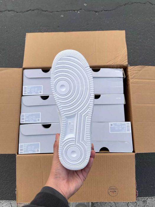 Buty meskie Trampk Nike Air Force 1 Low '07 White R.38