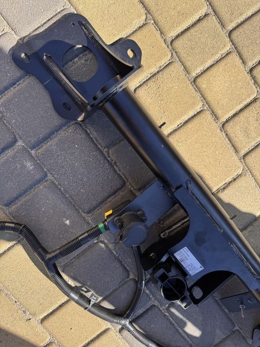 Панель Фаркопа Tesla Model Y