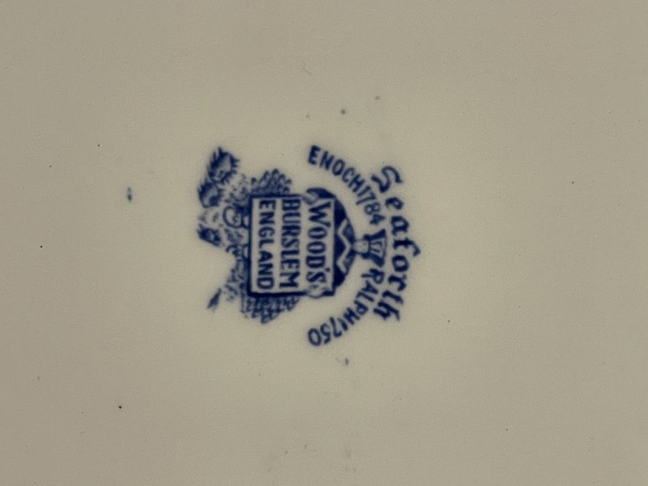 Bonito prato antigo em porcelana inglês