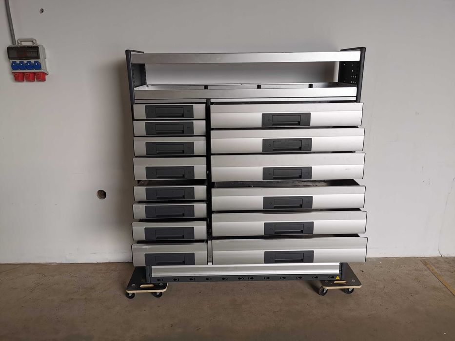 Zabudowa serwisowa warsztatowa CRAFTER SPRINTER TRANSIT MAN TGE IVECO