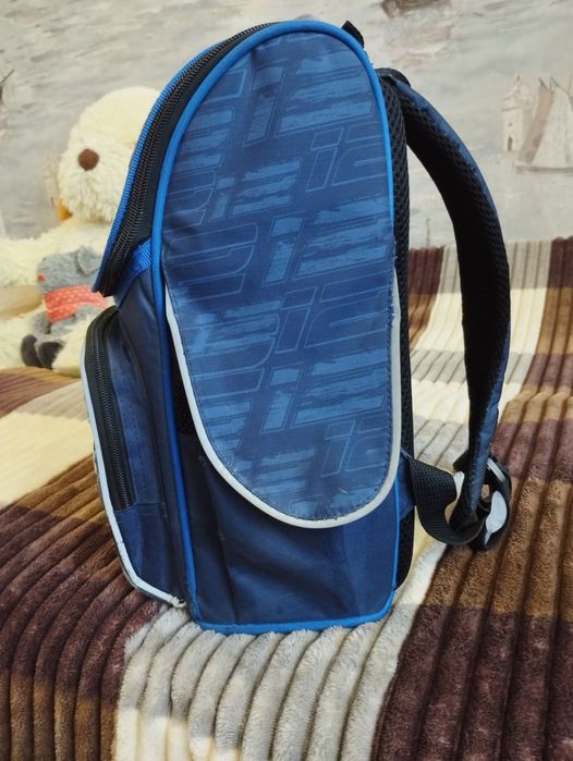 Продам портфель 1-3й клас