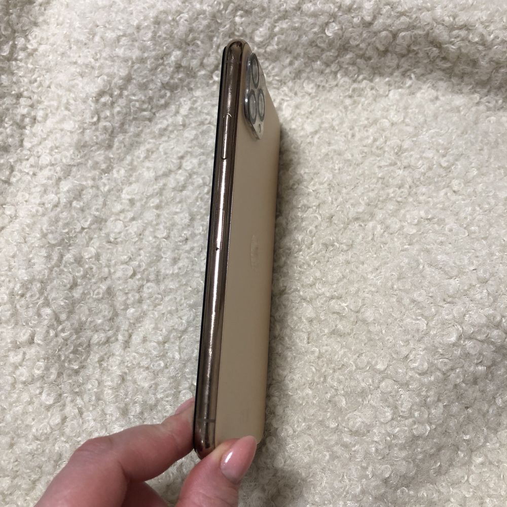 iPhone 11pro max gold 256