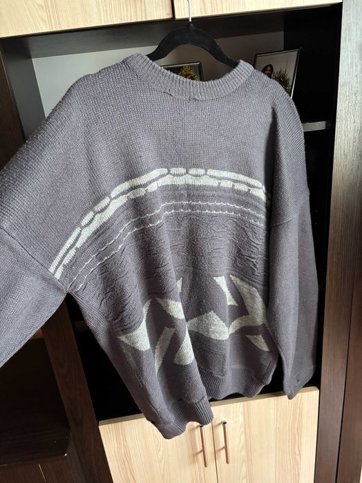 віддам   в чудовому стані светри