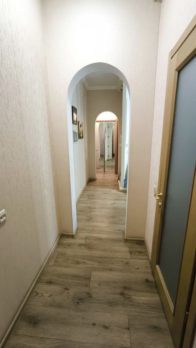 Продам 2-кімнатну квартиру у центральній частині міста!