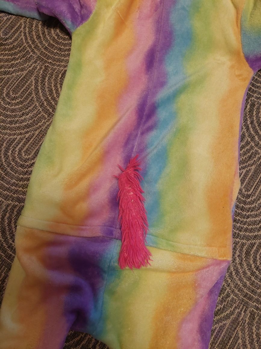 Kigurumi pajacyk pluszowa piżama kombinezon tęczowy jednorożec 140