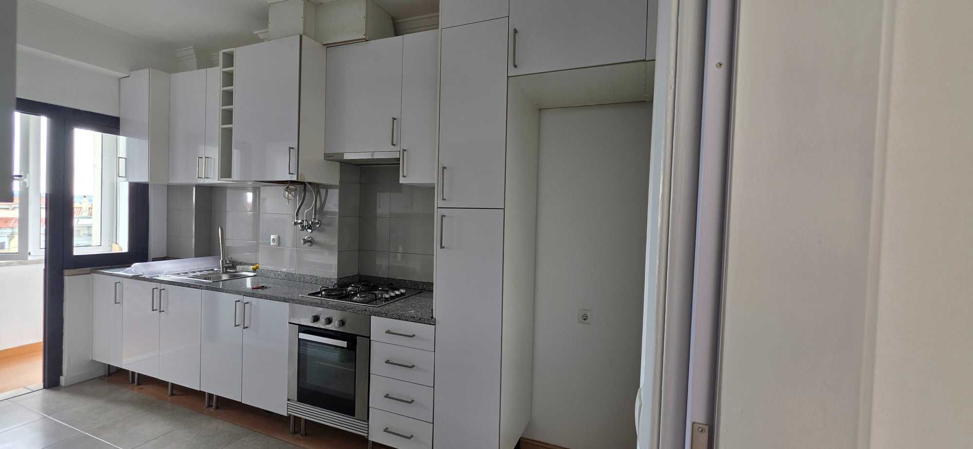 Apartamento t2: Luminosidade e localização previgiliada