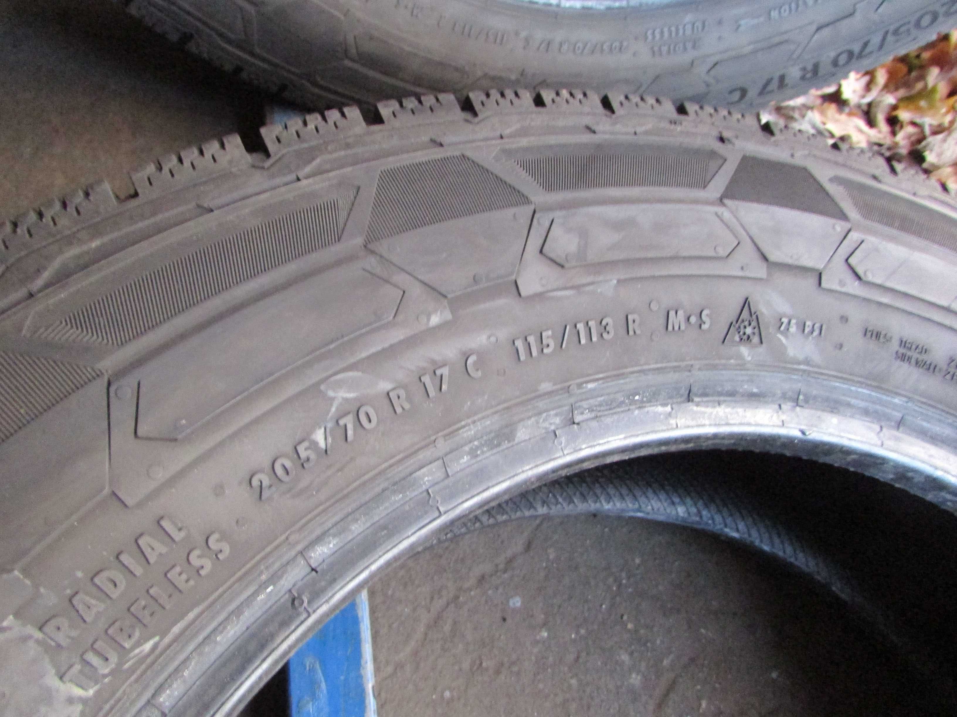 205/70/R17C Continental VanContact Winter пара гуми