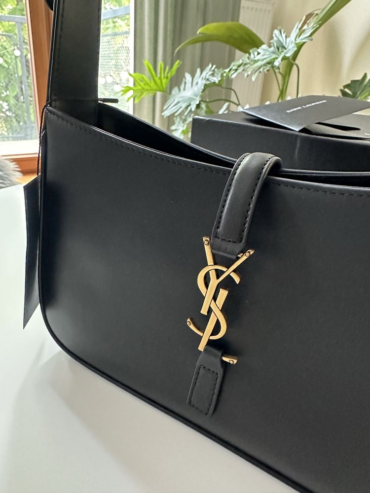 Torebka Yves Saint Laurent Hobo le 5 a 7