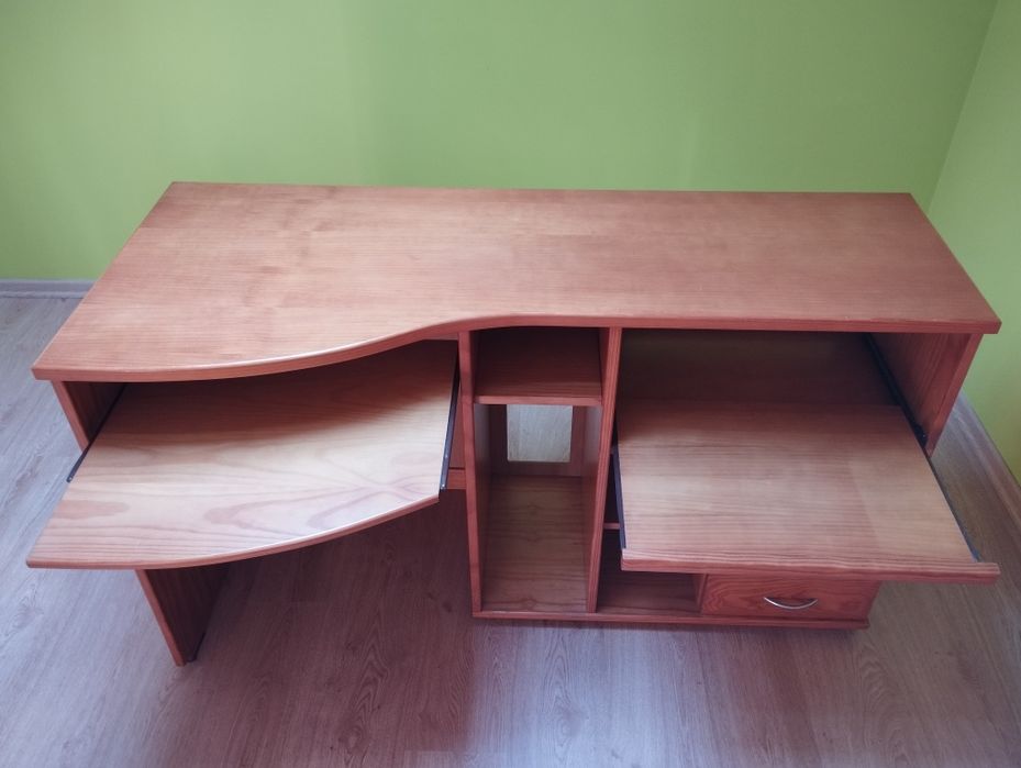 Secretária em cerejeira