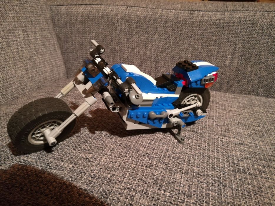 Zestaw lego creator 6747