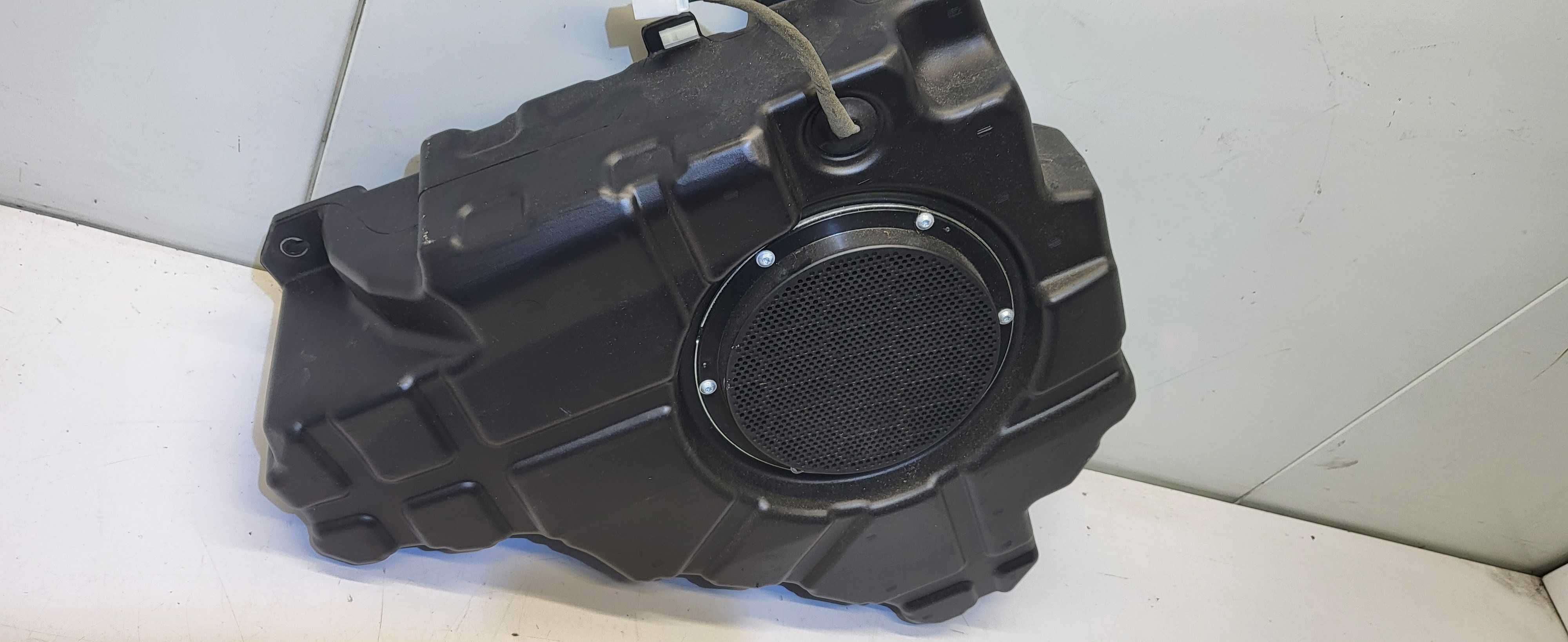 Jeep Grand WK2 Subwoofer