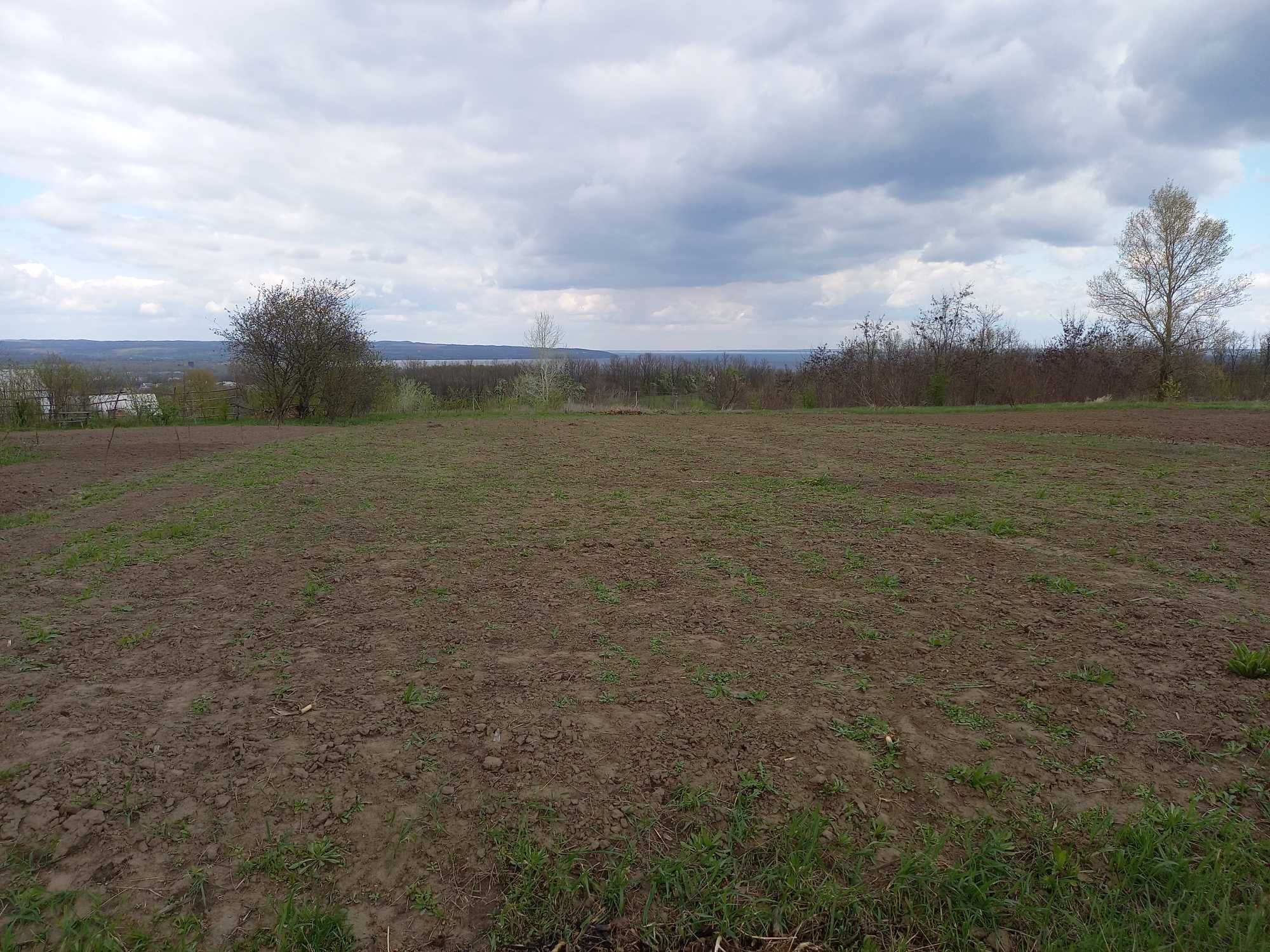 Продам земельну ділянку в м. Каневі