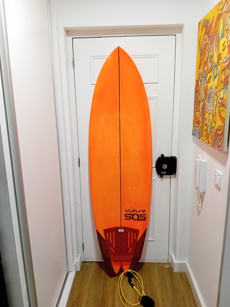 Prancha de Surf NOVA Volture  6,6 43 Lt +deck+ leash+ quilhas +capa