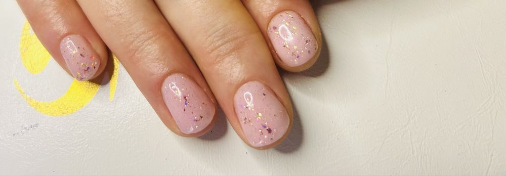 Manicure hybrydowy / żelowy / przedłużanie paznokci – Kraków