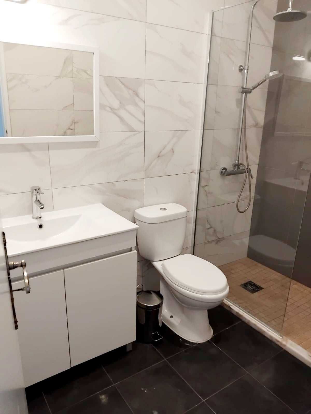 Vende-se apartamento T2 remodelado na Avenida Paulo VI. Rio Maior